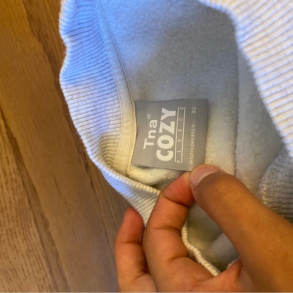 tna light heather gray crew neck - Picture 3 of 4